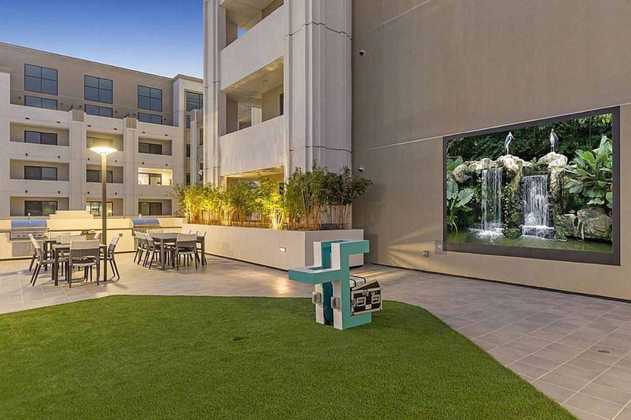 One Lux Stay At The Mansfield Miracle Mile Лос-Анджелес Экстерьер фото